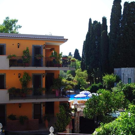Residence Villa Il Glicine Taormina Exteriör bild