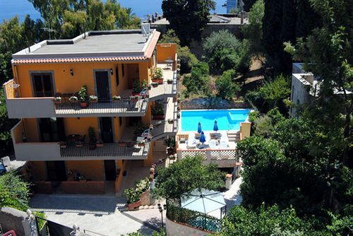 Residence Villa Il Glicine Taormina Exteriör bild